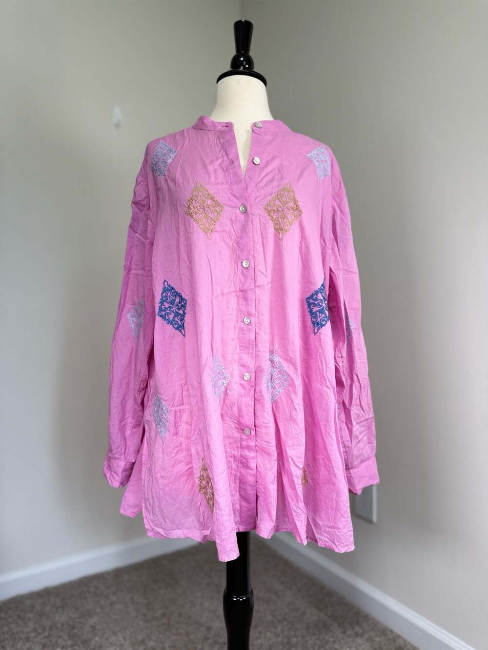 J. Jill Pink Long Sleeve Embroidered Button Front Tunic Shirt Boho Artsy Pastel